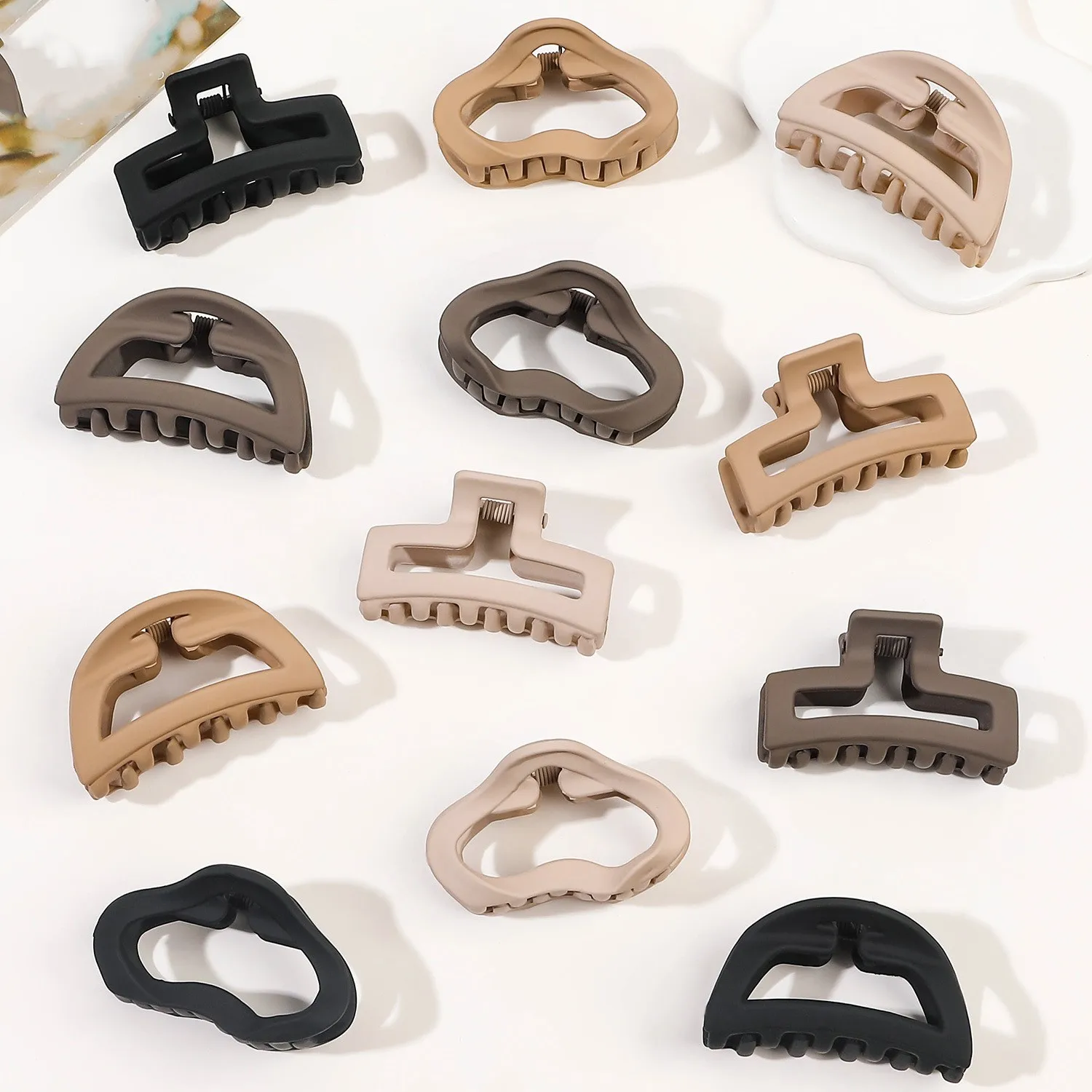Pinza geométrica esmerilada pe - Women Accessories In Wholesale reseña y precio